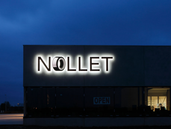 direct-indirect verlicht logo op gevel - Neon Elite - Nollet