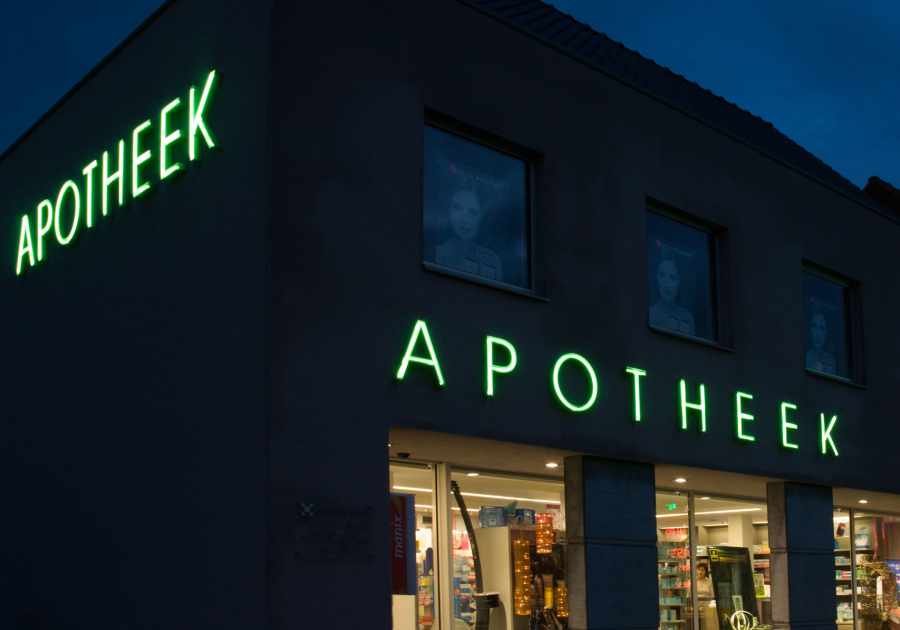 direct verlichte neon doosletters - Neon Elite - Apotheek Mahieu