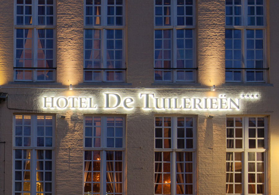 indirect verlichte gevelletters - Neon Elite - Hotel De Tuilerieën