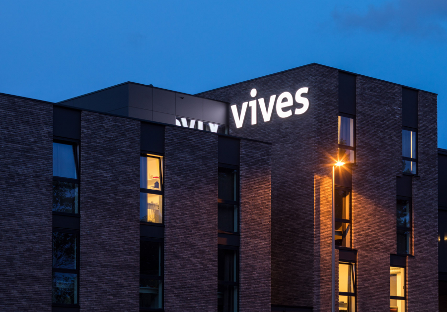 direct verlichte gevelletters - Neon Elite - Hogeschool Vives